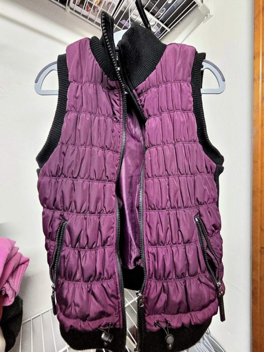 Calvin Klein Quilted Puffer Vest in Purple & Black Size Medium Like New